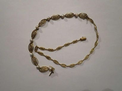Deux bracelets articulés pouvant former collier,...