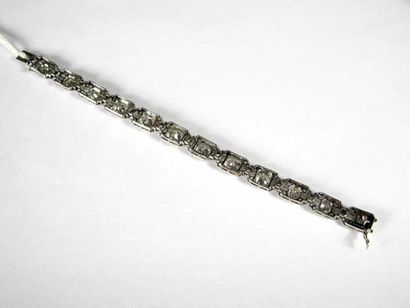 Bracelet articulé en or gris 18K, les maillons...