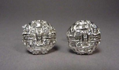 Paire de boutons de manchette en or gris...
