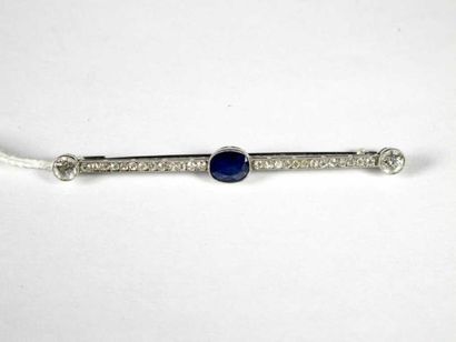 Broche barrette en or gris 18K, ornée au...