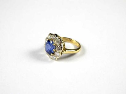Bague en or jaune 18K, ornée d'un saphir...