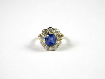 Bague en or jaune 18K, ornée d'un saphir...