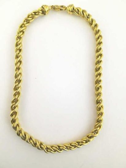 Collier en or jaune torsadé. Long.: 41 cm;...