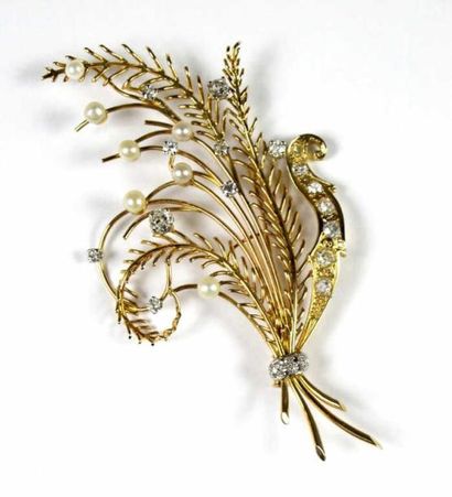 Broche bouquet en or jaune 18K et platine,...