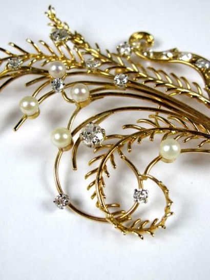 Broche bouquet en or jaune 18K et platine,...