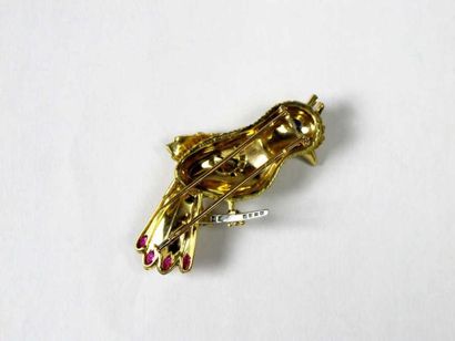 PIAGET
Broche en or jaune 18K gravé, figurant...