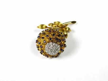 Broche fleur en or jaune 18K et platine,...