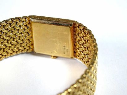 PIAGET
Montre-bracelet de dame en or jaune...