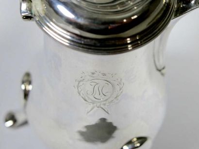 Verseuse égoïste tripode en argent uni, le...