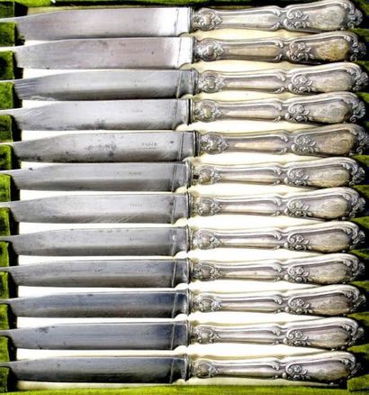 Partie de ménagère en argent, modèle feuillagé...