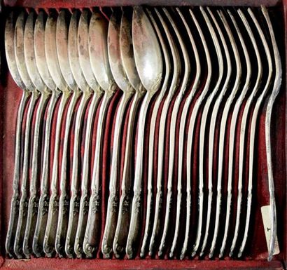 Partie de ménagère en argent, modèle feuillagé...
