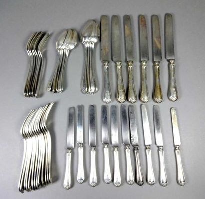 Partie de ménagère en argent, modèle piriforme...