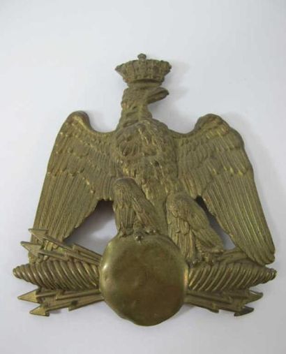 Plaque de shako modèle 1854, à l'aigle couronnée....