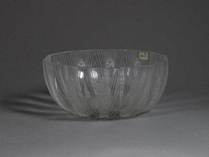 Attribué à LALIQUE
Coupe en verre moulé pressé...
