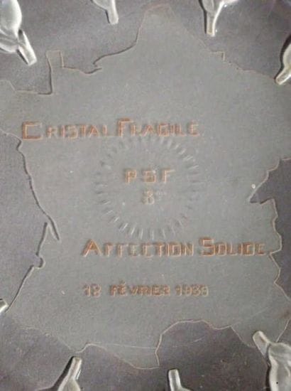 Attribué à LALIQUE
Coupe en verre moulé pressé...