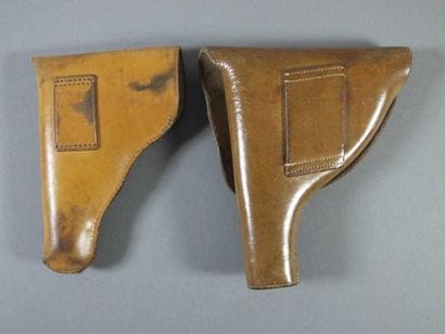 Etui pour pistolet automatique en cuir fauve,...