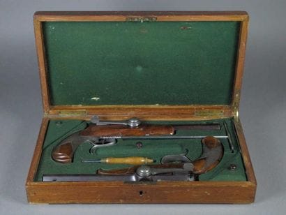 Cassette nécessaire de tir en chêne verni,...