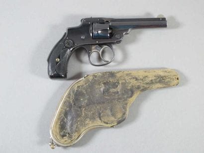 Revolver Smith & Wesson, cinq coups, calibre...