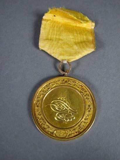 Quatre étoiles de chevalier de la Légion...