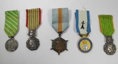 France
Cinq médailles: - Médaille d'honneur...