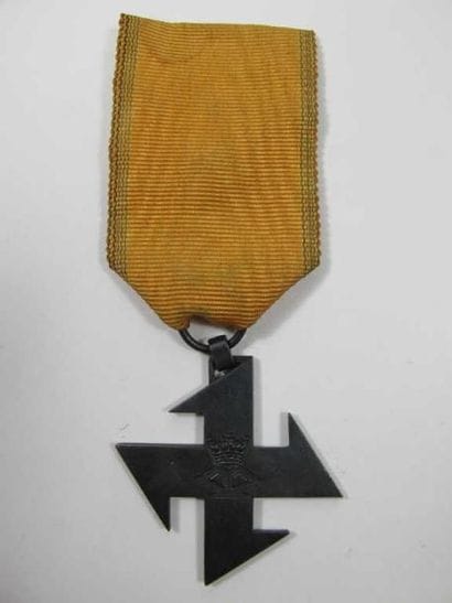ROUMANIE
ORDRE DE LA REINE MARIE, institué...