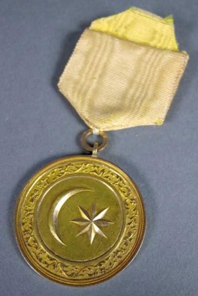 TURQUIE
ORDRE DU CROISSANT Médaille en or,...