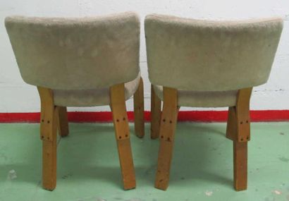 AALTO Alvar (1898-1976)
Paire de chaises...