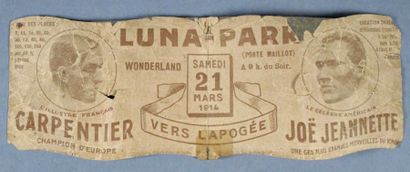 BOXE. Gant de boxe (gauche) de marque Spalding,...