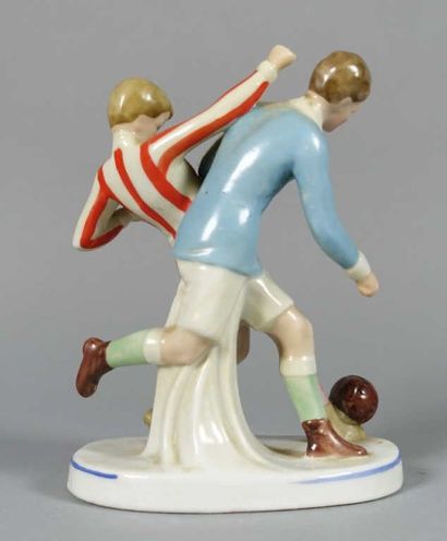 FOOTBALL. Souvenir officiel en porcelaine...