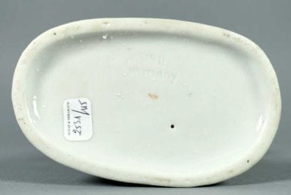 FOOTBALL. Souvenir officiel en porcelaine...