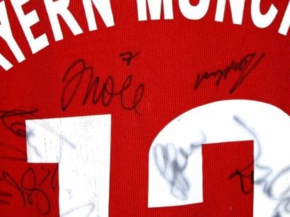 FOOTBALL. Maillot de football ayant appartenu...