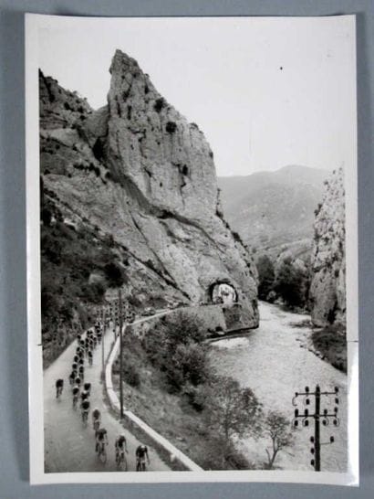 CYCLISME. Ensemble de cinq photographies...