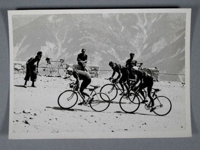 CYCLISME. Ensemble de cinq photographies...