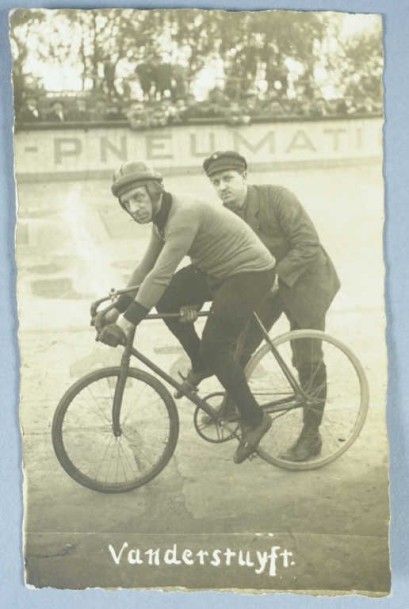 CYCLISME. Archives photographiques du coureur...