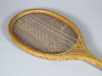 JEU DE PAUME. Raquette de longue paume de...