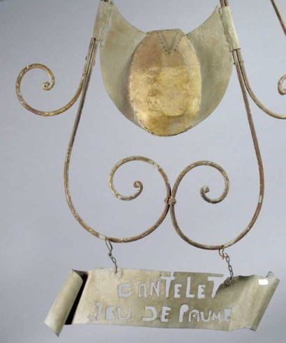 JEU DE PAUME. Enseigne en fer forgé 