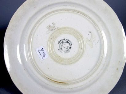 TENNIS. Deux assiettes humoristiques: - une...