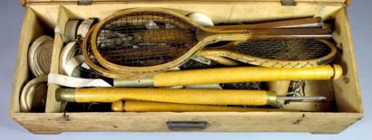 TENNIS. Caisse de tennis de plage pour quatre...