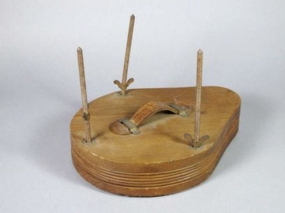 TENNIS. Presse-raquettes en bois pour cinq...