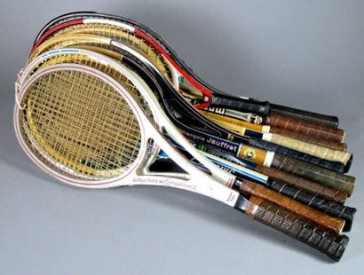 TENNIS. Lot de douze raquettes autographes...