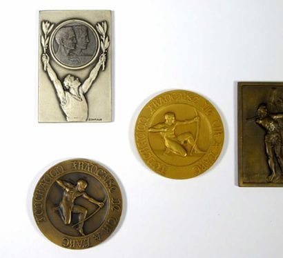 TIR A L'ARC. Lot de onze médailles en bronze...