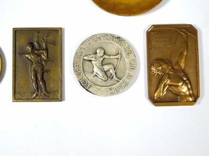 TIR A L'ARC. Lot de onze médailles en bronze...