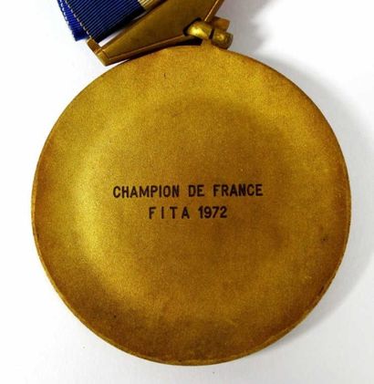 TIR A L'ARC. Lot de onze médailles en bronze...