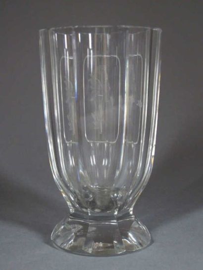 JEUX OLYMPIQUES / Paris 1924. Vase en cristal...