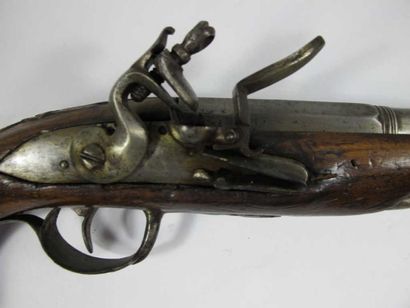 Pistolet à silex de demi arçon. Canon rond...