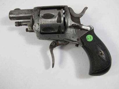 Revolver Bull Dog six coups, calibre 320....