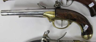 Pistolet d'arçon modèle 1777. Coffre gravé...