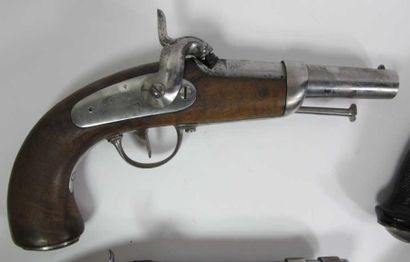 Pistolet d'officier de gendarmerie, modèle...