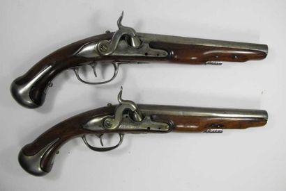 Paire de pistolets d'arçon à silex transformé...