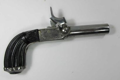 Pistolet à coffre à percussion. Canon rond,...